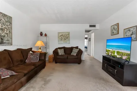 431 Markham T Deerfield Beach FL 33442