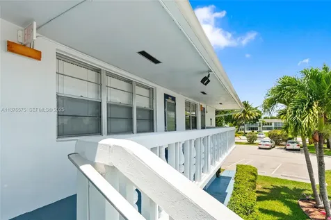 431 Markham T Deerfield Beach FL 33442