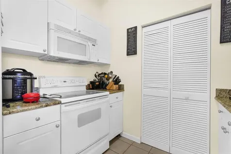 19501 W Country Club Drive Aventura FL 33180