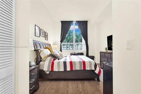 19501 W Country Club Drive Aventura FL 33180