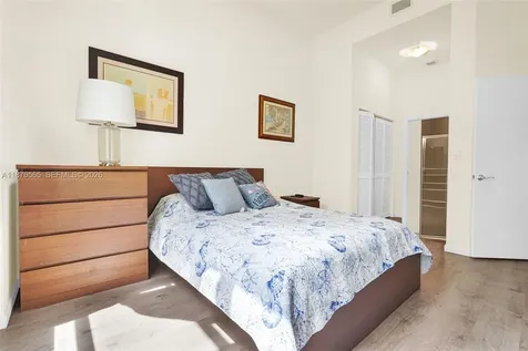 19501 W Country Club Drive Aventura FL 33180