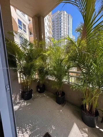 19501 W Country Club Drive Aventura FL 33180