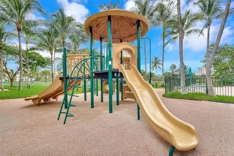 19501 W Country Club Drive Aventura FL 33180