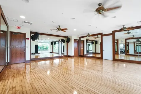 19501 W Country Club Drive Aventura FL 33180