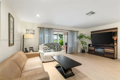 9286 Vista Del Lago Boca Raton FL 33428