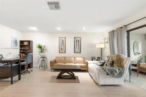 9286 Vista Del Lago Boca Raton FL 33428