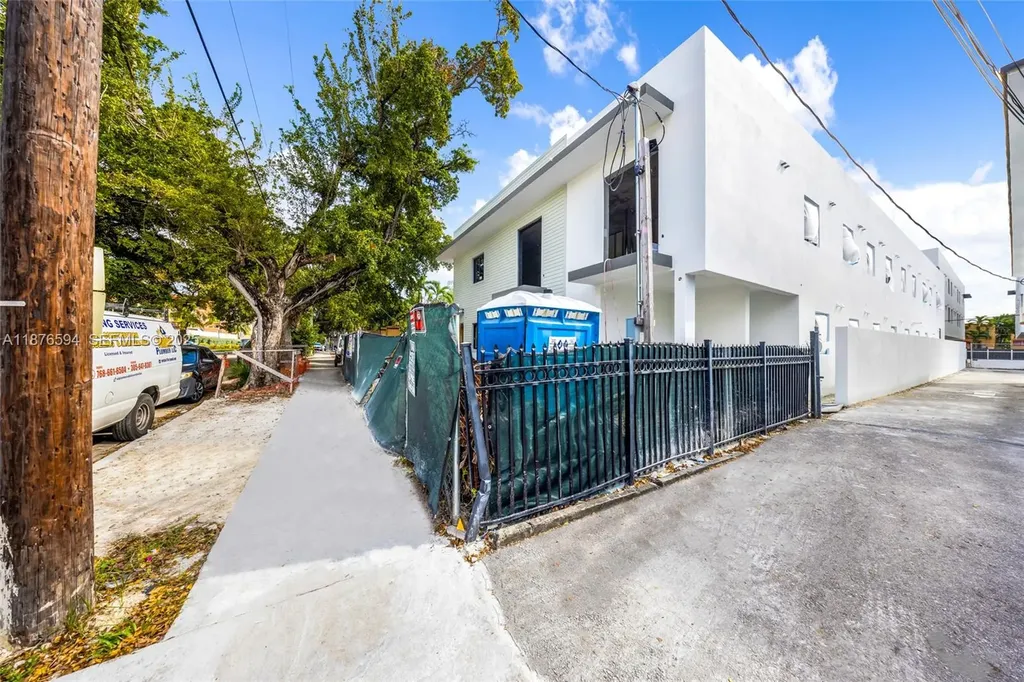 1254 SW 2nd Street Miami FL 33135