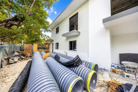 1254 SW 2nd Street Miami FL 33135