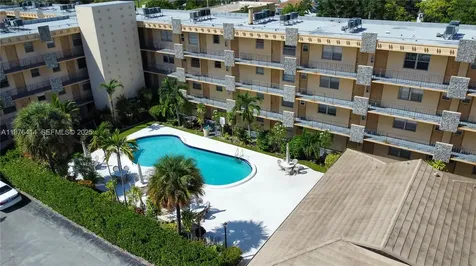 2145 Pierce Street Hollywood FL 33020