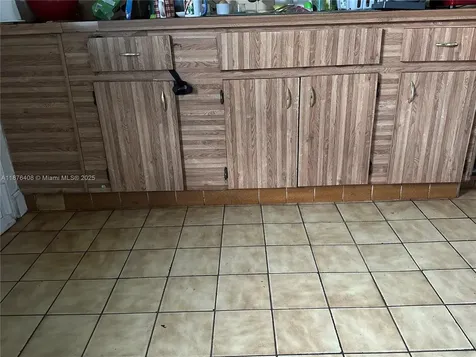 2283 SW 17th Street Miami FL 33145