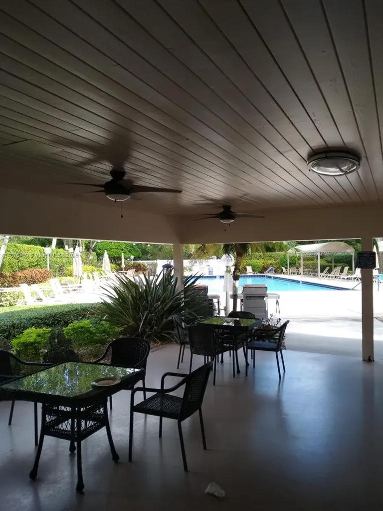 3510 Oaks Way Pompano Beach FL 33069