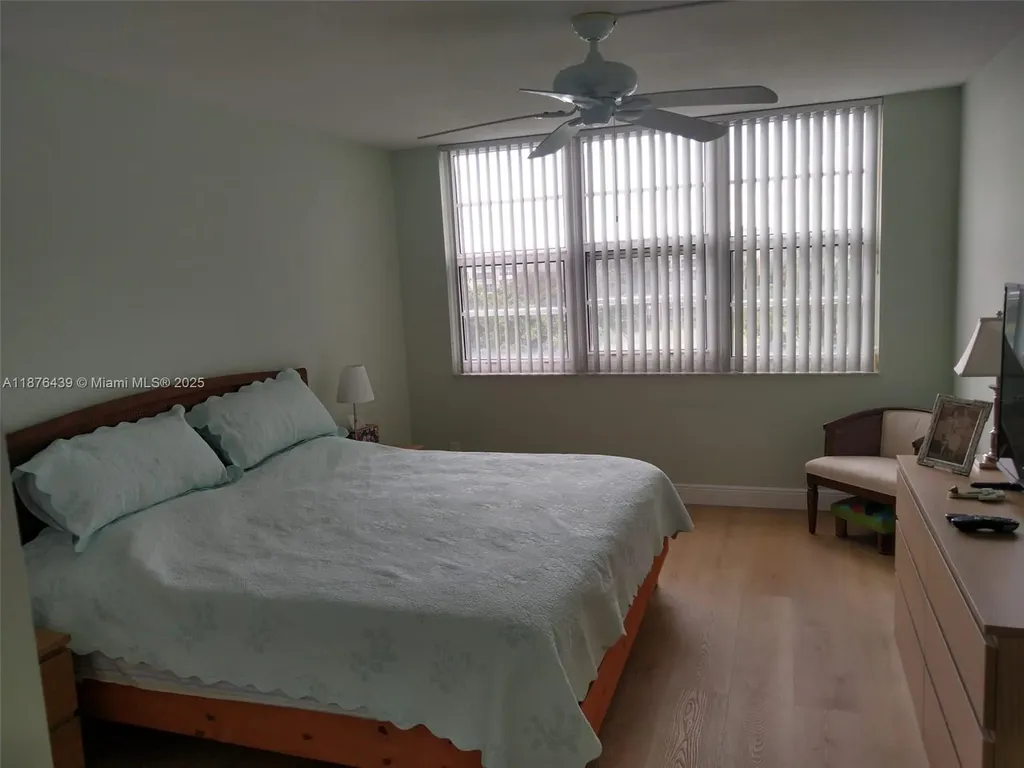 3510 Oaks Way Pompano Beach FL 33069