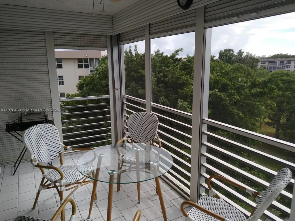 3510 Oaks Way Pompano Beach FL 33069