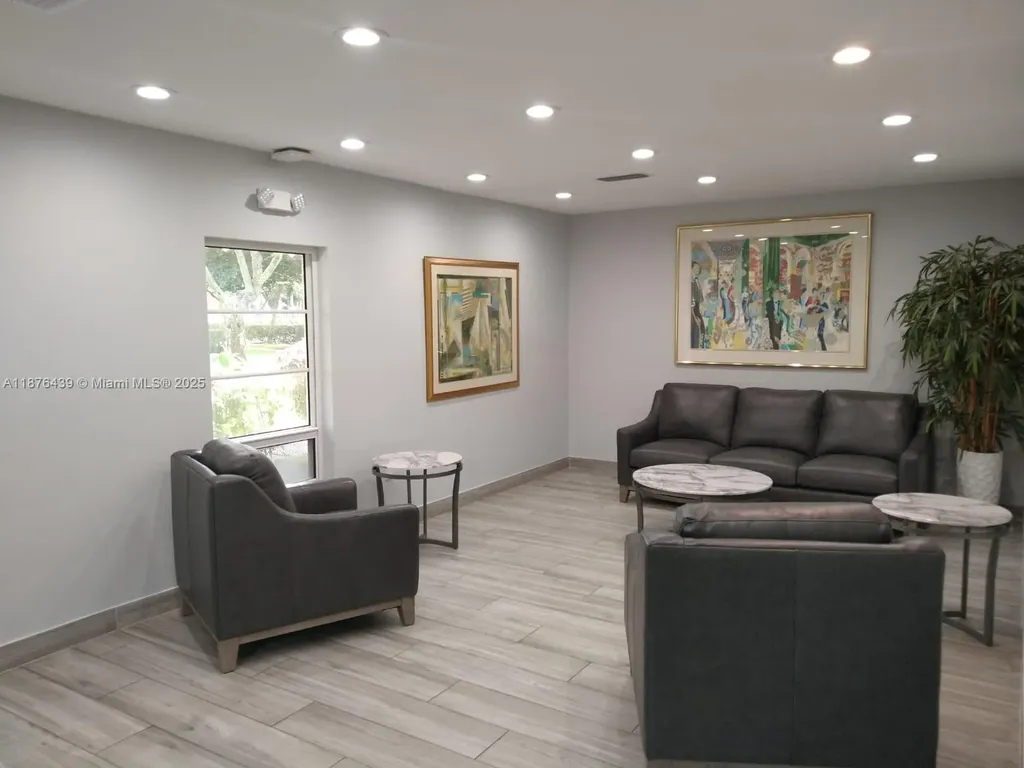 3510 Oaks Way Pompano Beach FL 33069