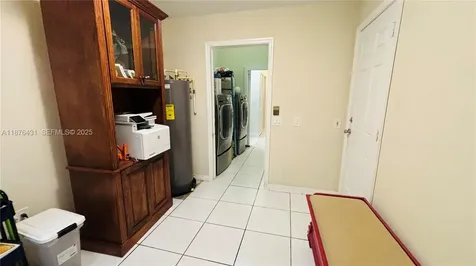 16605 SW 90th Street Miami FL 33196