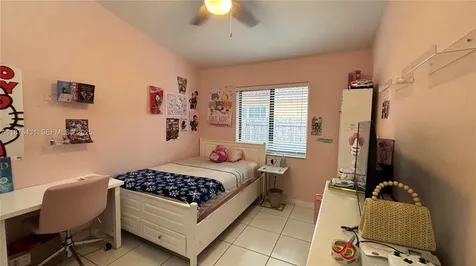 16605 SW 90th Street Miami FL 33196