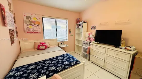 16605 SW 90th Street Miami FL 33196