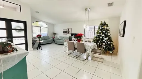 16605 SW 90th Street Miami FL 33196