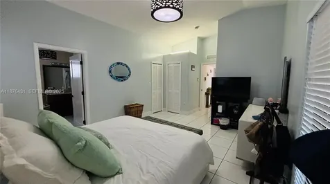 16605 SW 90th Street Miami FL 33196