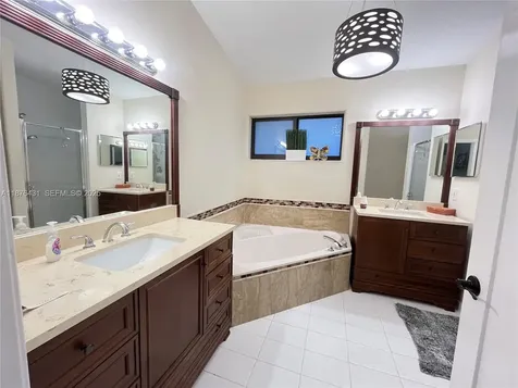 16605 SW 90th Street Miami FL 33196