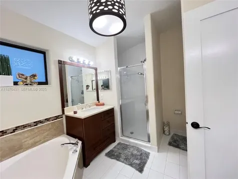 16605 SW 90th Street Miami FL 33196
