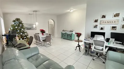 16605 SW 90th Street Miami FL 33196