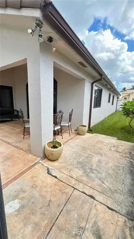 16605 SW 90th Street Miami FL 33196