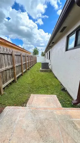16605 SW 90th Street Miami FL 33196