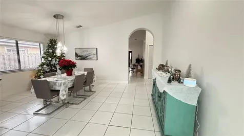 16605 SW 90th Street Miami FL 33196