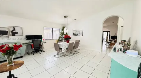 16605 SW 90th Street Miami FL 33196