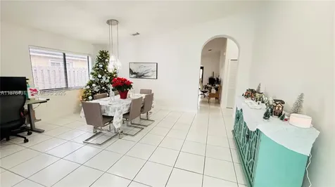 16605 SW 90th Street Miami FL 33196