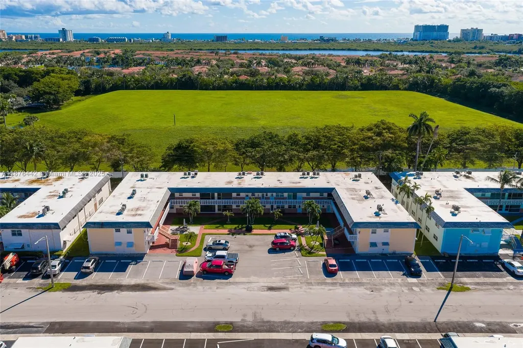 1451 N 12th Court Hollywood FL 33019