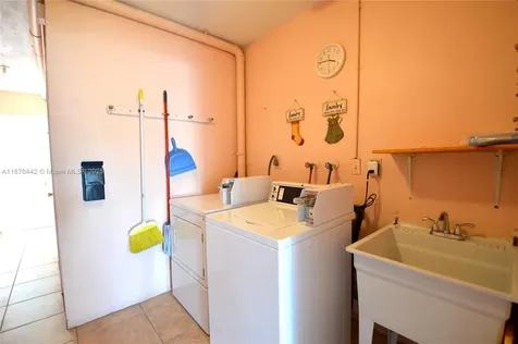 1451 N 12th Court Hollywood FL 33019