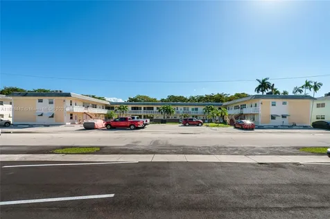 1451 N 12th Court Hollywood FL 33019