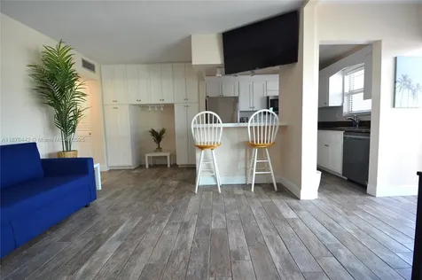 1451 N 12th Court Hollywood FL 33019