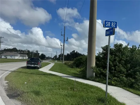 861 Barcia Lehigh Acres FL 33974