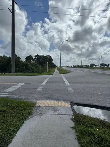 861 Barcia Lehigh Acres FL 33974