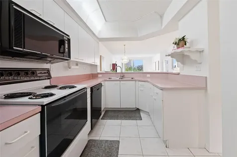 18260 N Bay Road Sunny Isles Beach FL 33160