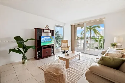18260 N Bay Road Sunny Isles Beach FL 33160