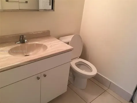 10808 N Kendall Drive Miami FL 33176