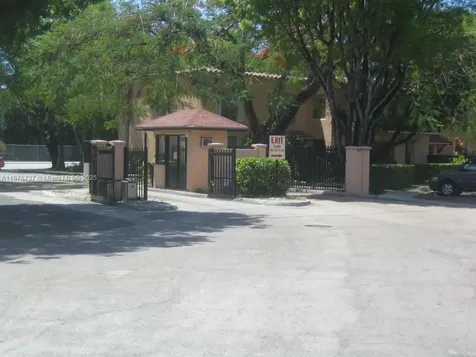 10808 N Kendall Drive Miami FL 33176