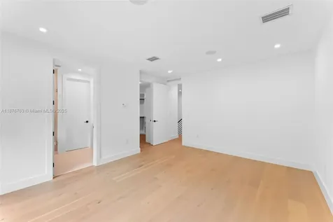 3132 Plaza Street Miami FL 33133
