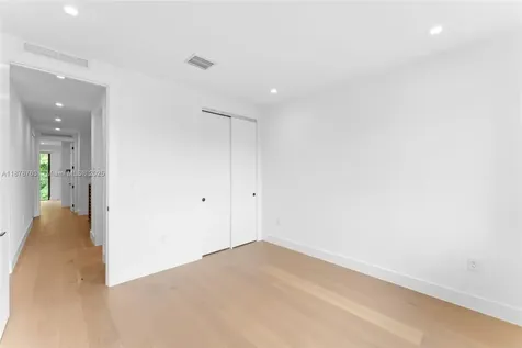 3132 Plaza Street Miami FL 33133