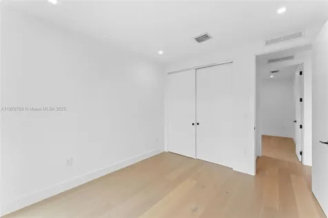 3132 Plaza Street Miami FL 33133