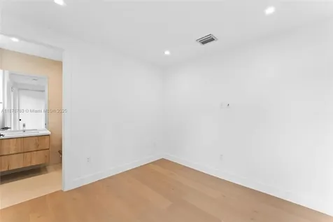 3132 Plaza Street Miami FL 33133