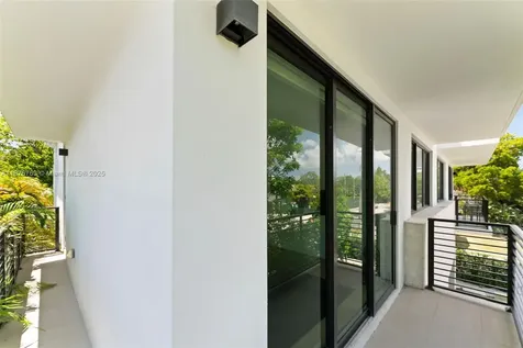 3132 Plaza Street Miami FL 33133