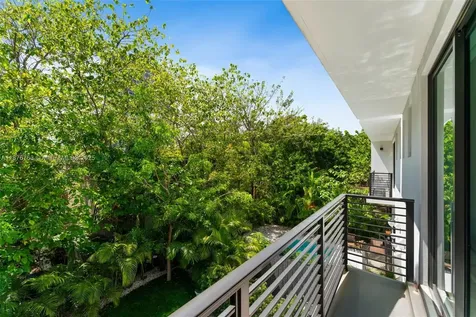 3132 Plaza Street Miami FL 33133