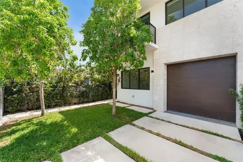 3132 Plaza Street Miami FL 33133