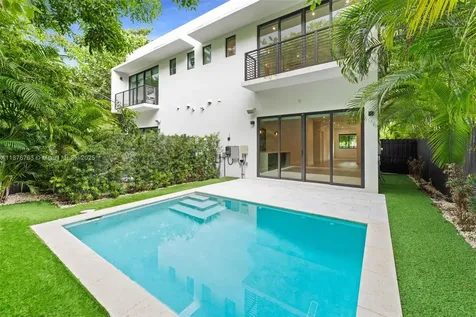 3132 Plaza Street Miami FL 33133