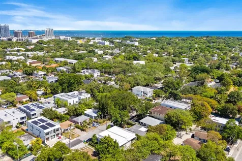 3132 Plaza Street Miami FL 33133